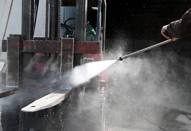 Best Pool Deck Cleaning  in Staples, CT